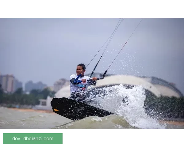 新闻速递:北京马拉松赛事成功举办,选手们展现出色表现 新闻速递:北京马拉松赛事成功举办,选手们展现出色表现