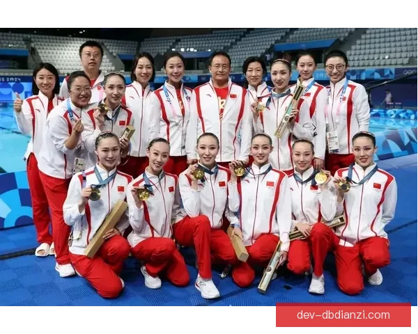 游泳杯赛:挥泪告别与绽放新生 游泳杯赛:挥泪告别与绽放新生